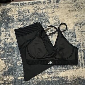Alo yoga line up set black small